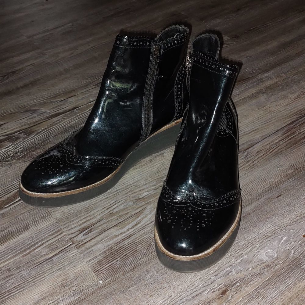 Gerry Weber  black ankle  side zipper boots  Sz 9.5 (41)